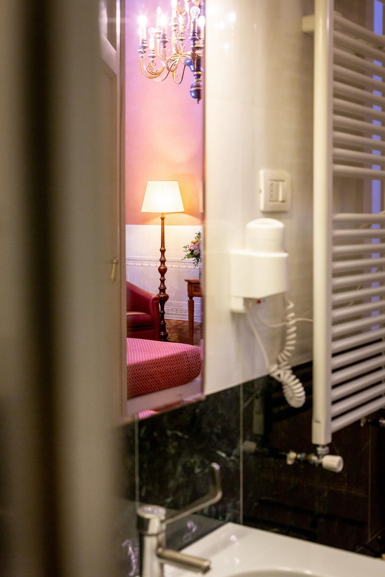 Hotel Bretagna Heritage - Alfieri Collezione Florence Exterior photo