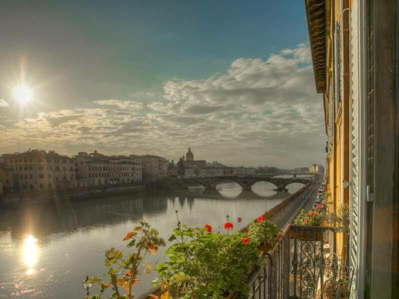 Hotel Bretagna Heritage - Alfieri Collezione Florence Exterior photo